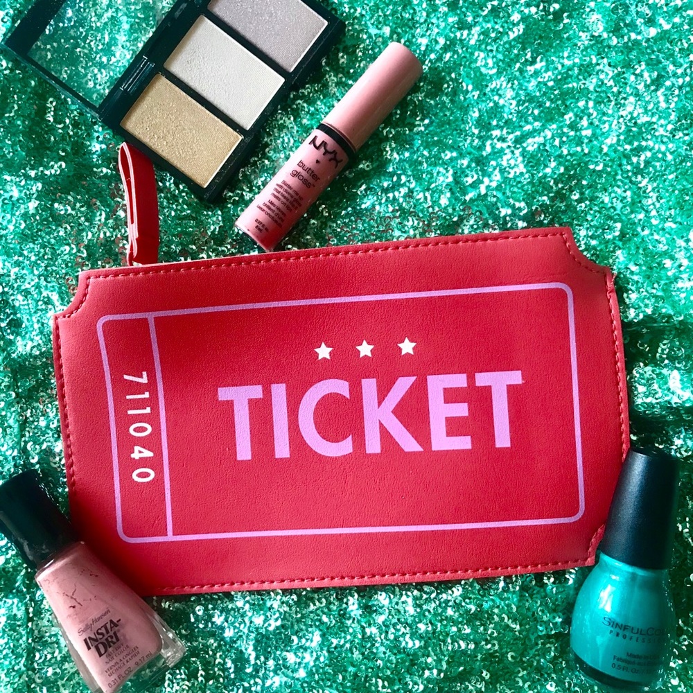Makeup bag👛